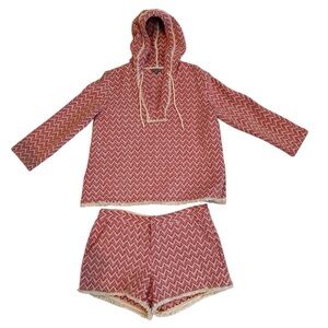 Boutique adorable ladies darling red and cream set. Chata Box of New Orleans lg